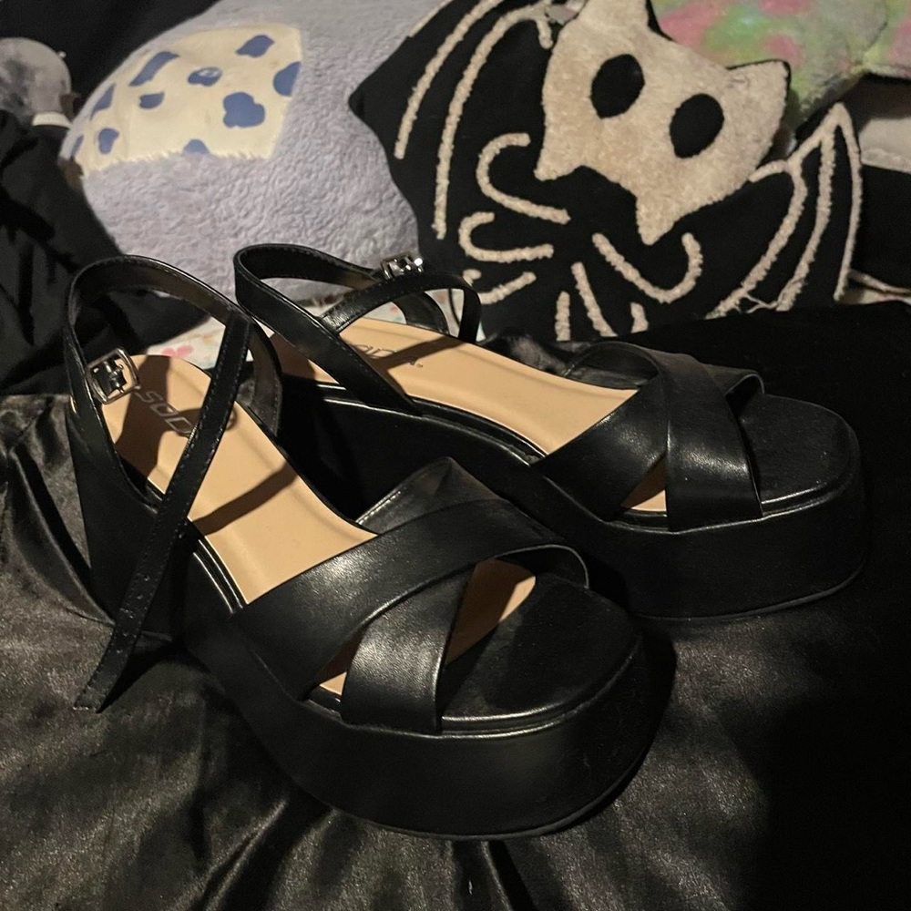 Elegant Black Platform Sandals